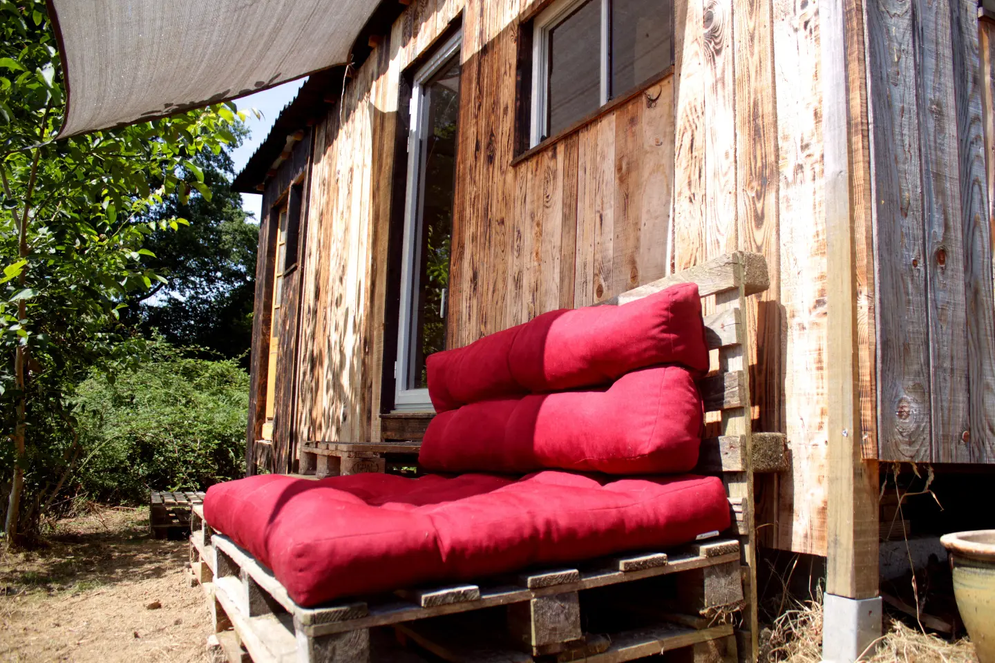 La Cabane de l'Enklave, Lomné : image 3