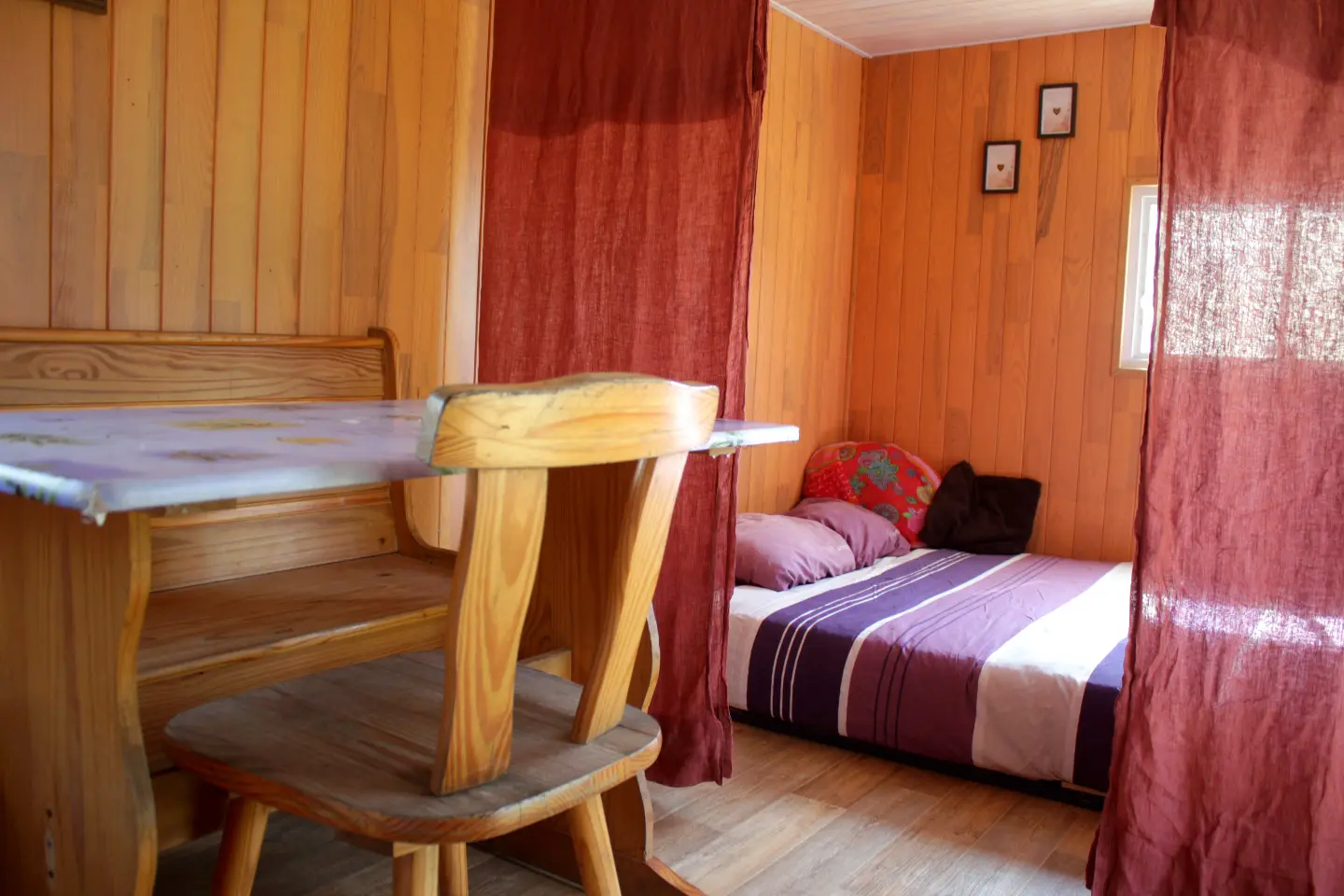 La Cabane de l'Enklave, Lomné : image 4