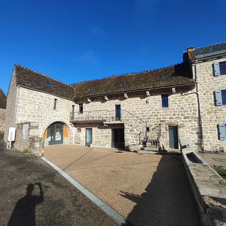 La Grange du Gibertès, Le Buisson : image 2