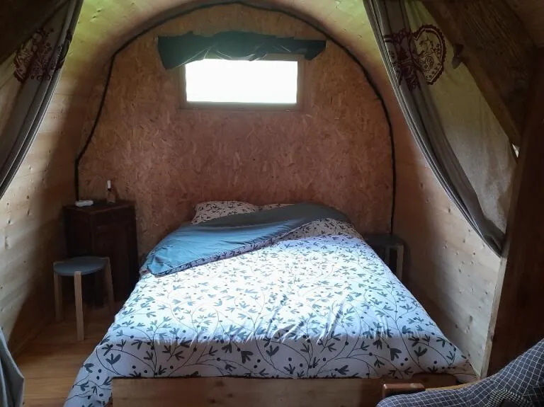 La Hutte de la Petite Échelle, Rochejean : image 2