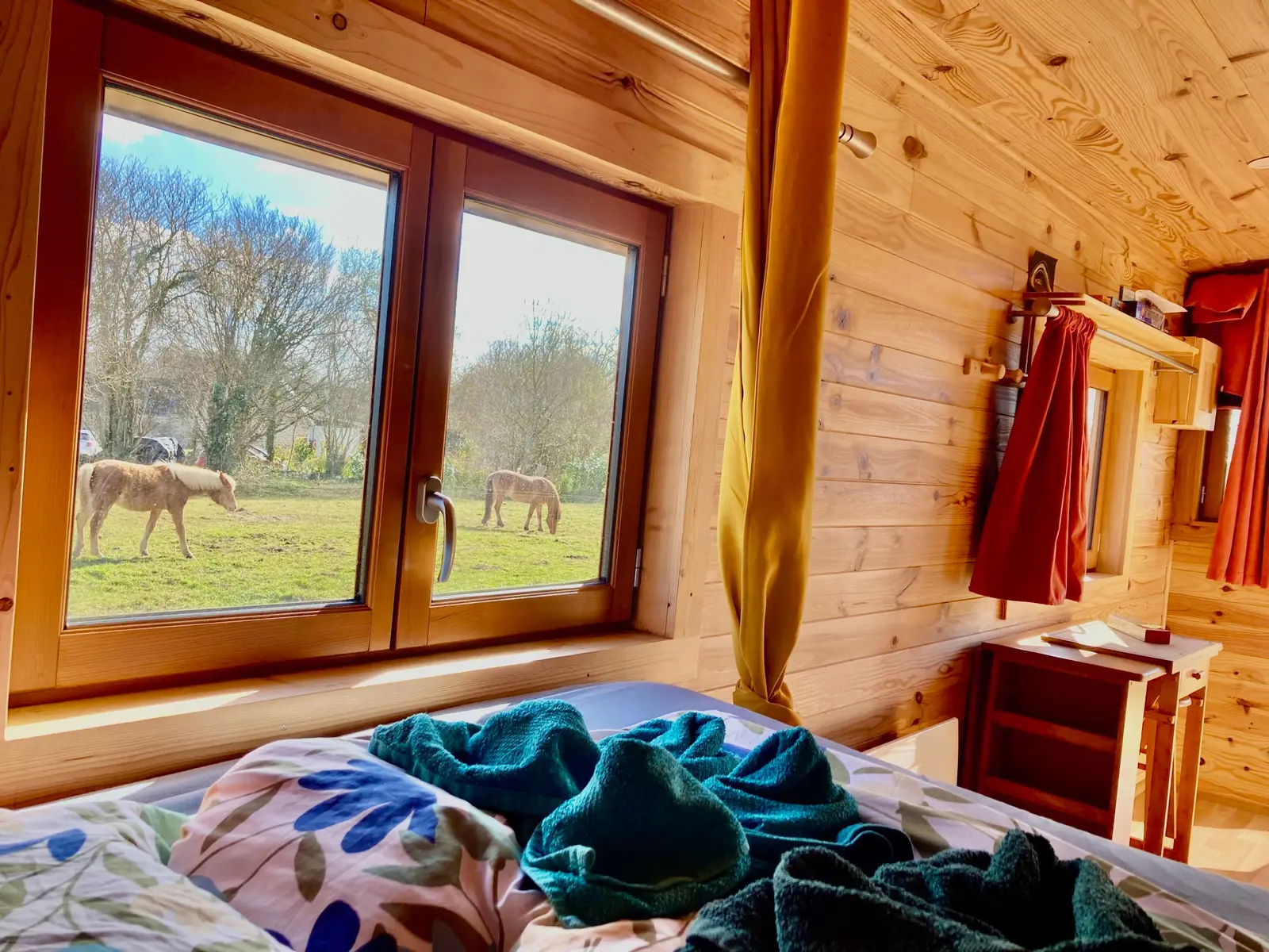 La Pony House (hébergement insolite à la ferme), La Chapelle-Cécelin