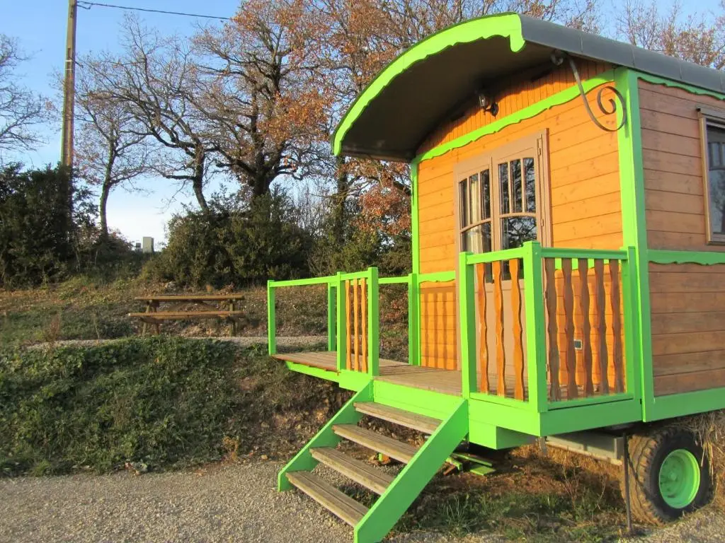 La roulotte de la Ferme d'Alcas, Saint-Jean-et-Saint-Paul : image 2