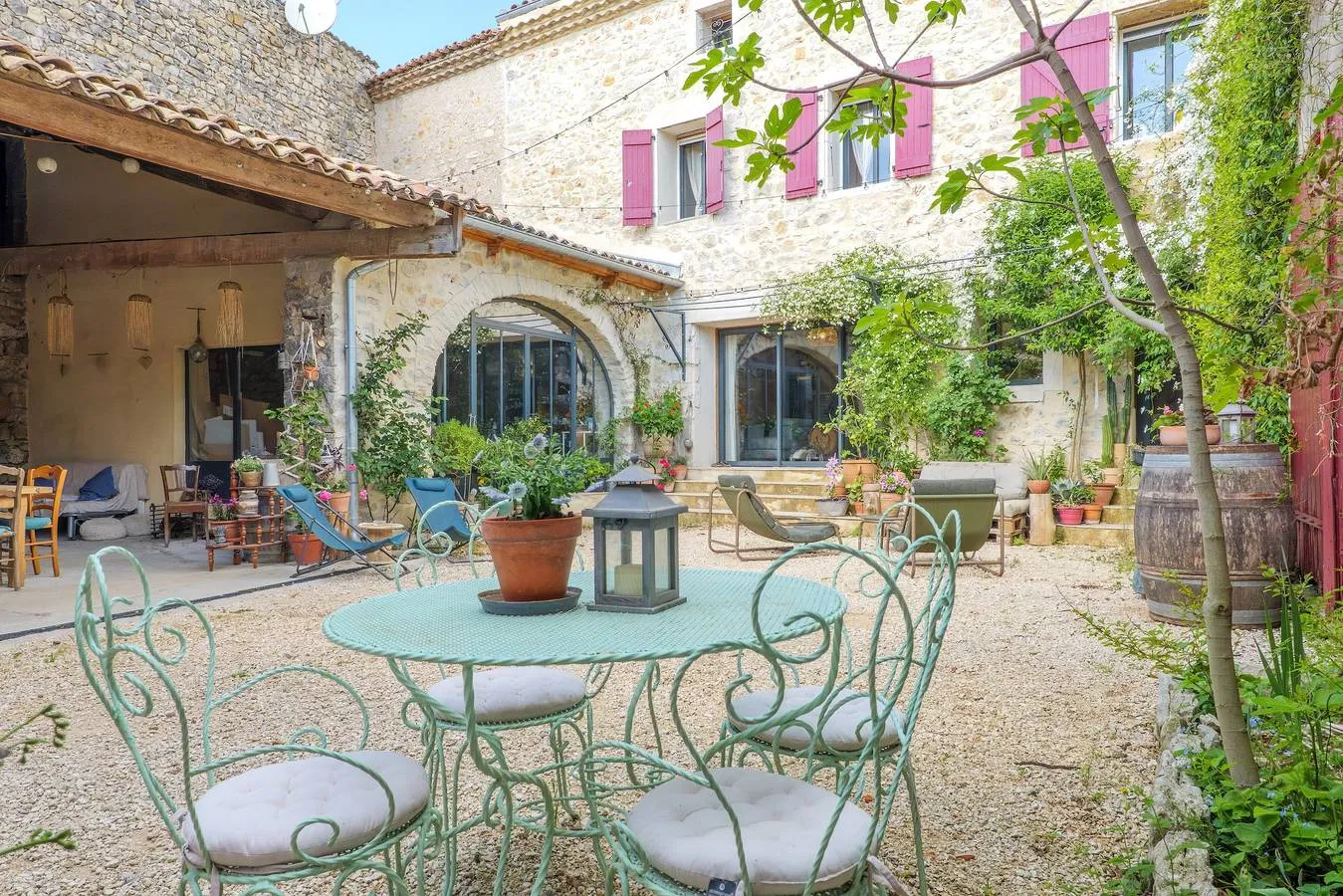 La Terre d'à Côté (chambre d'hôtes à la ferme), Saint-Remèze