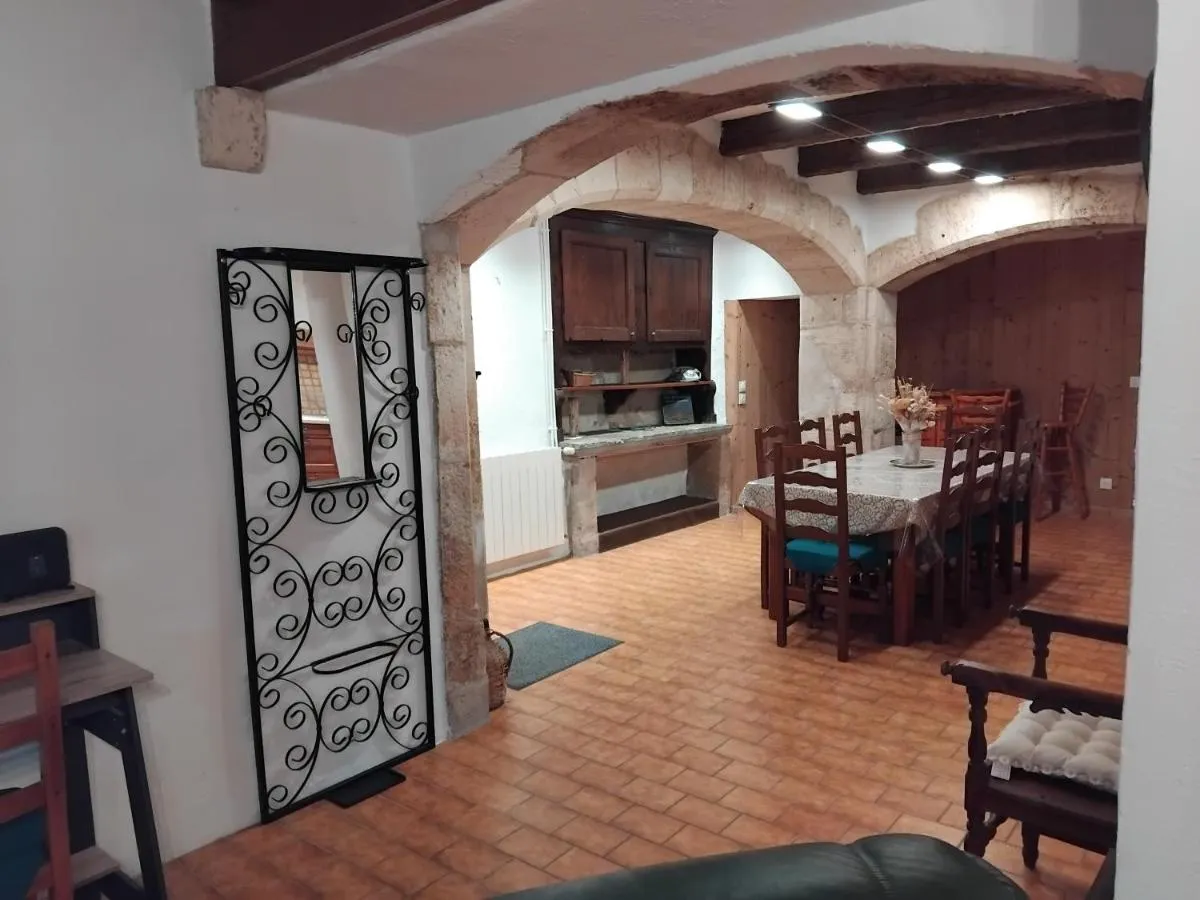 La Tour au Comté (gîte à la ferme), Charency