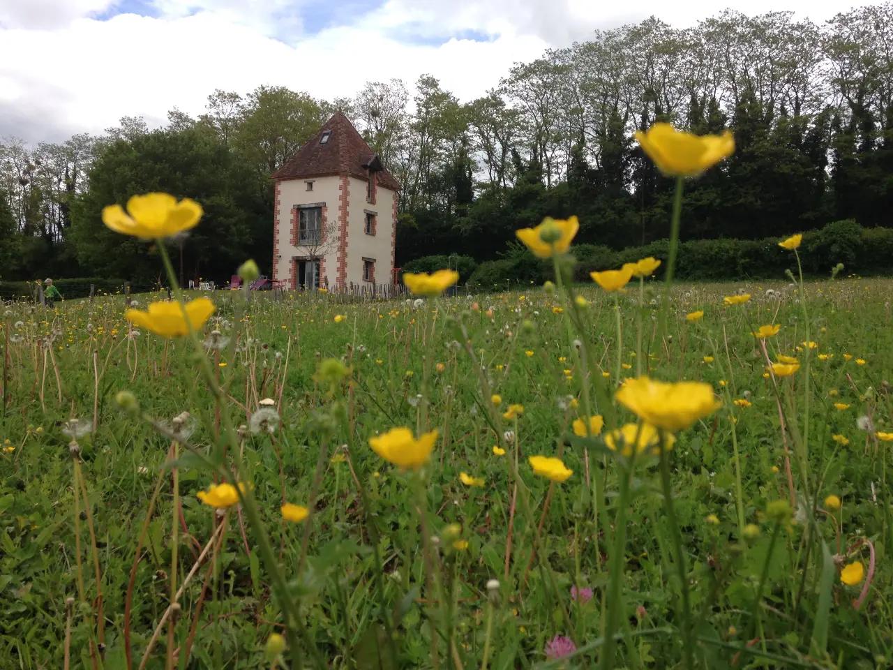 La Tour de la Ferme de Lalue (gîte à la ferme), Agonges
