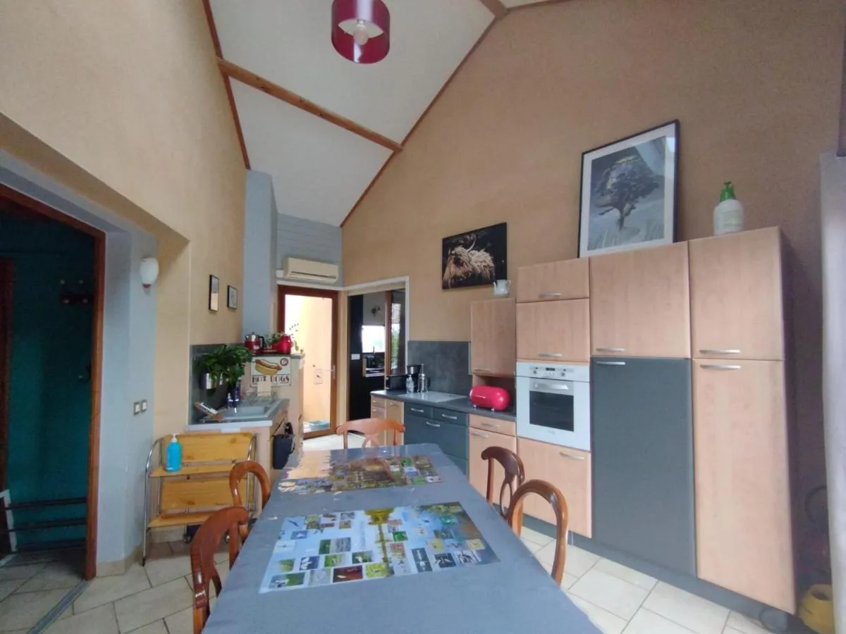 Le Grand Noyer (chambre d'hôtes à la ferme), Ambronay