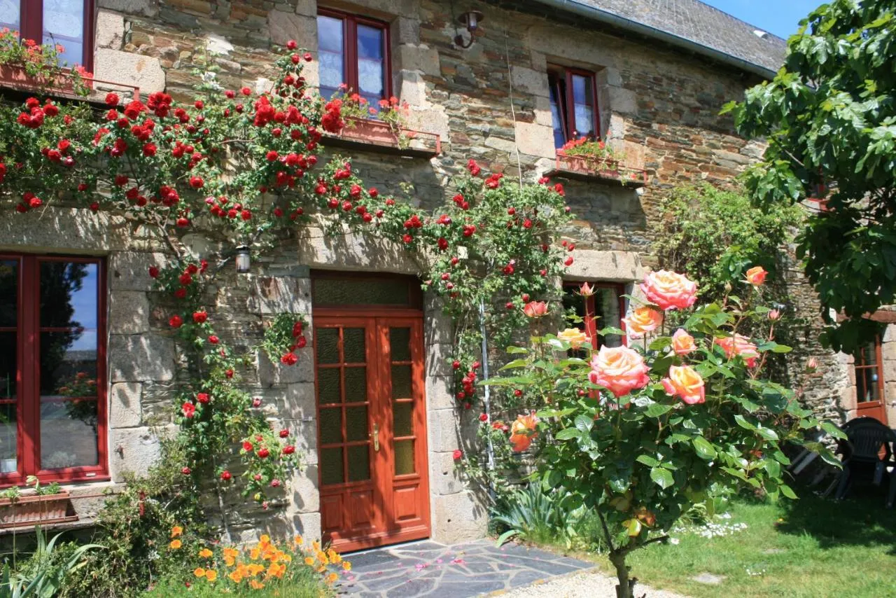 Le Petit Manoir (gîte à la ferme), Servon