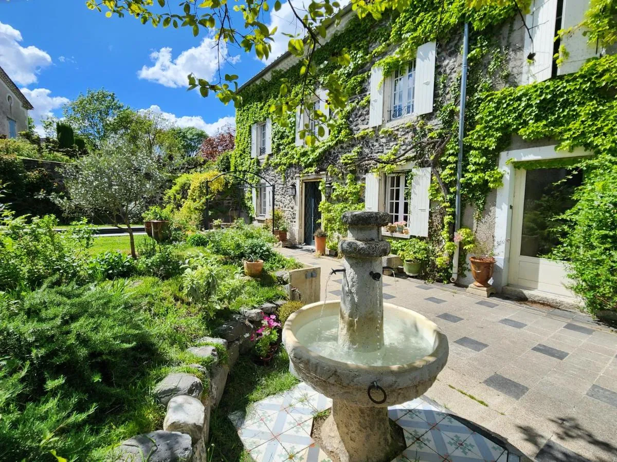 Le Rucher des Arts (chambre d'hôtes à la ferme), Alba-la-Romaine