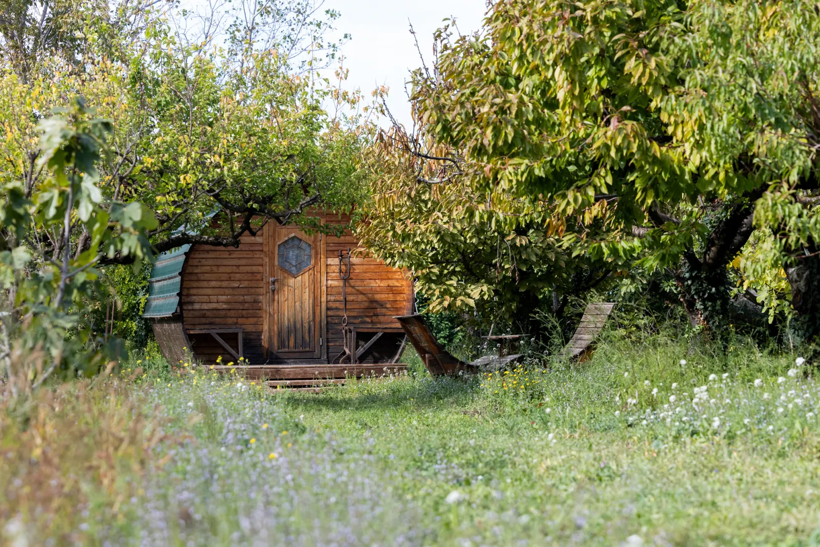 Le Tonneau du Domaine de l'Oiselet (hébergement insolite à la ferme), Sarrians