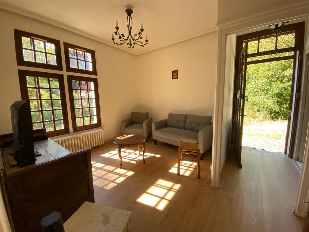 Logement des Vignerons du Domaine Lainault, Lhomme : image 4