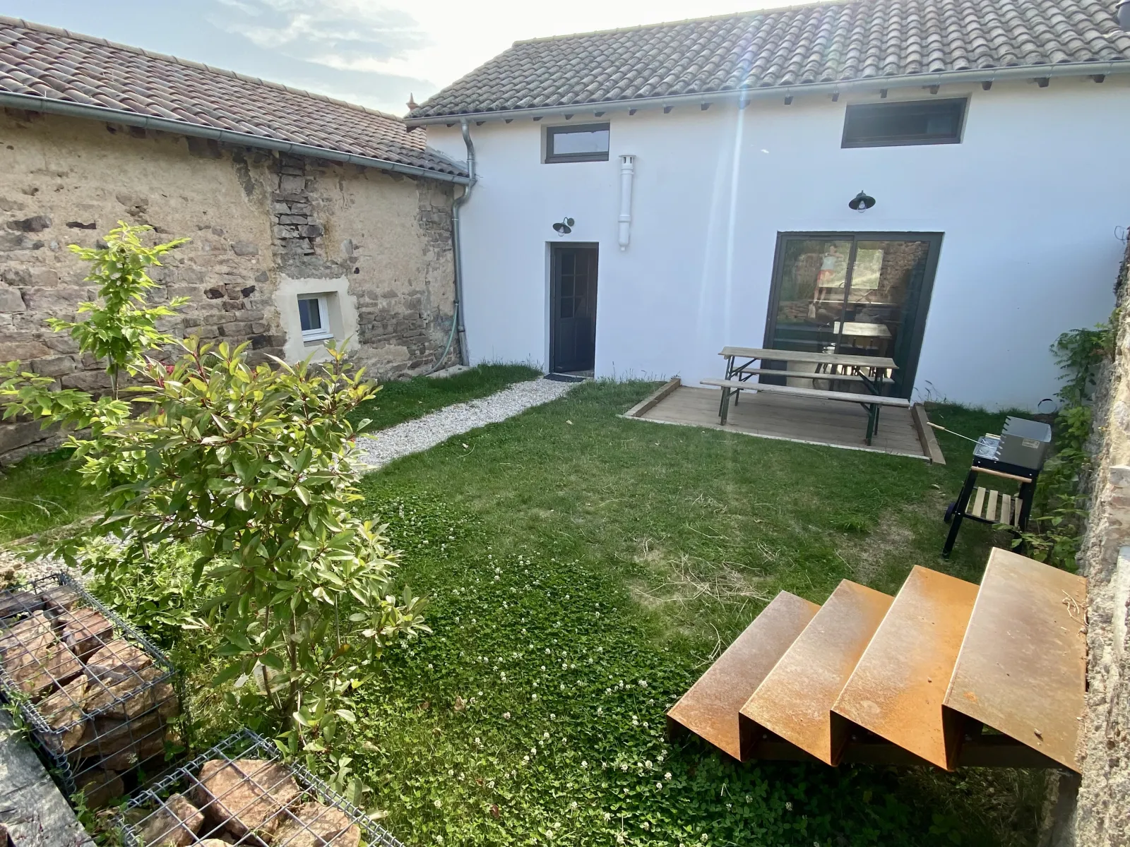 Maison des Vendangeurs du Clos Sauvage, Leynes : image 4