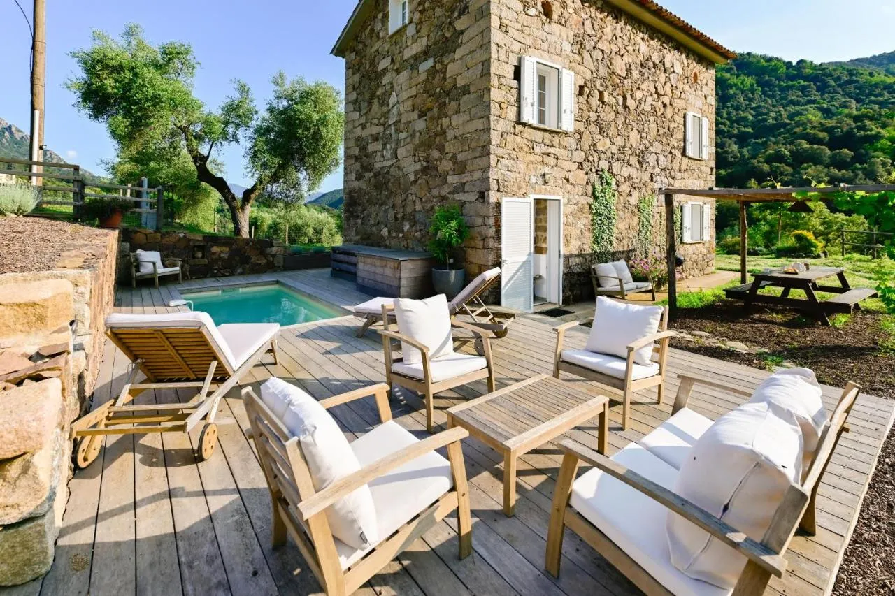 Maison en pierre de Stéphanie et Freddy (gîte à la ferme), Murzo