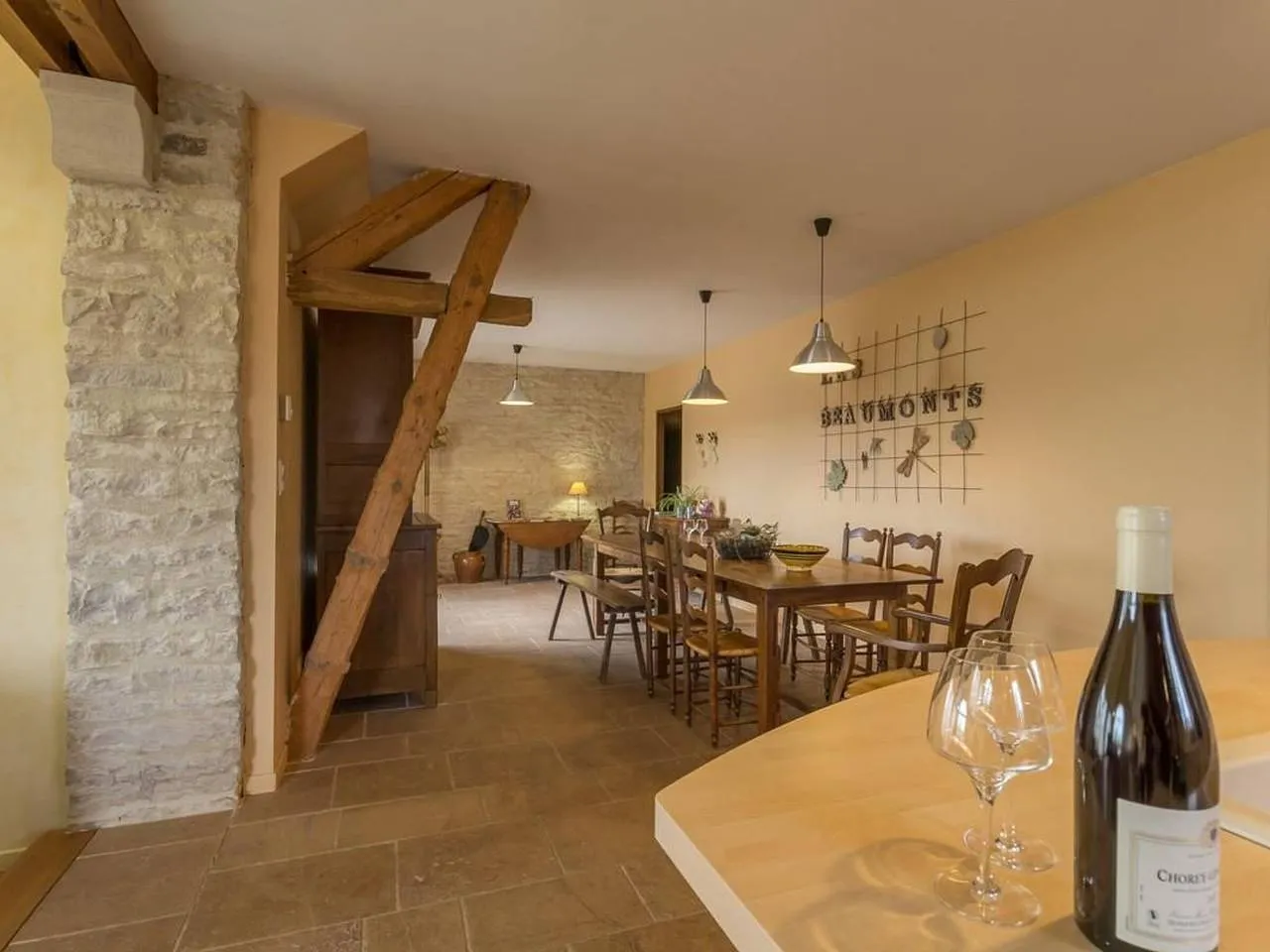 Maison viticole au-dessus du chai (gîte à la ferme), Chorey-les-Beaune