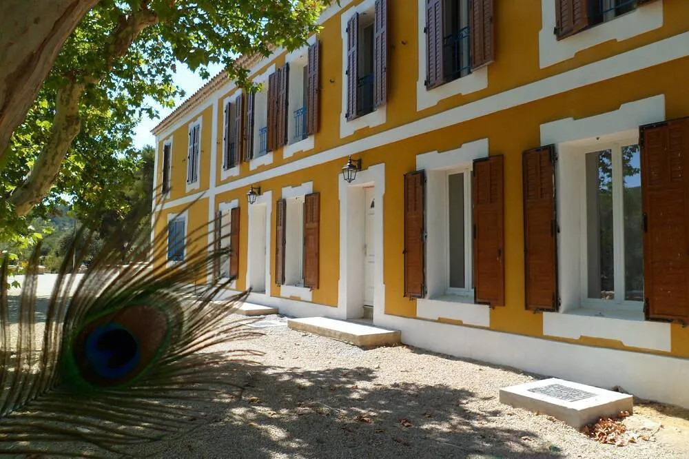 Mas provençal du domaine viticole (gîte à la ferme), Ventabren