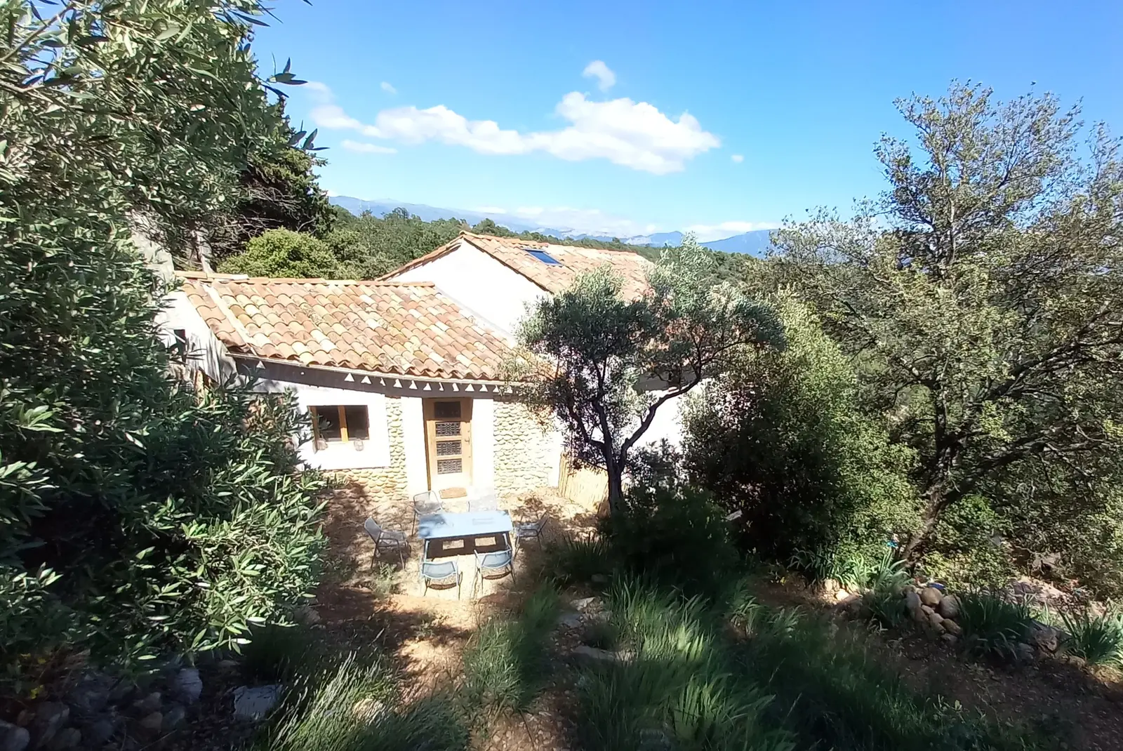 Mazet de Flora et Julien (gîte à la ferme), Montagnac-Montpezat
