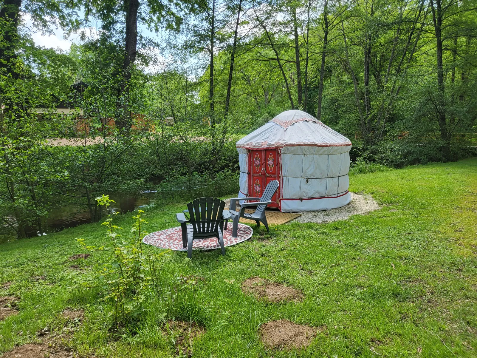 Mini yourte de L'Alternatif (hébergement insolite à la ferme), Huriel