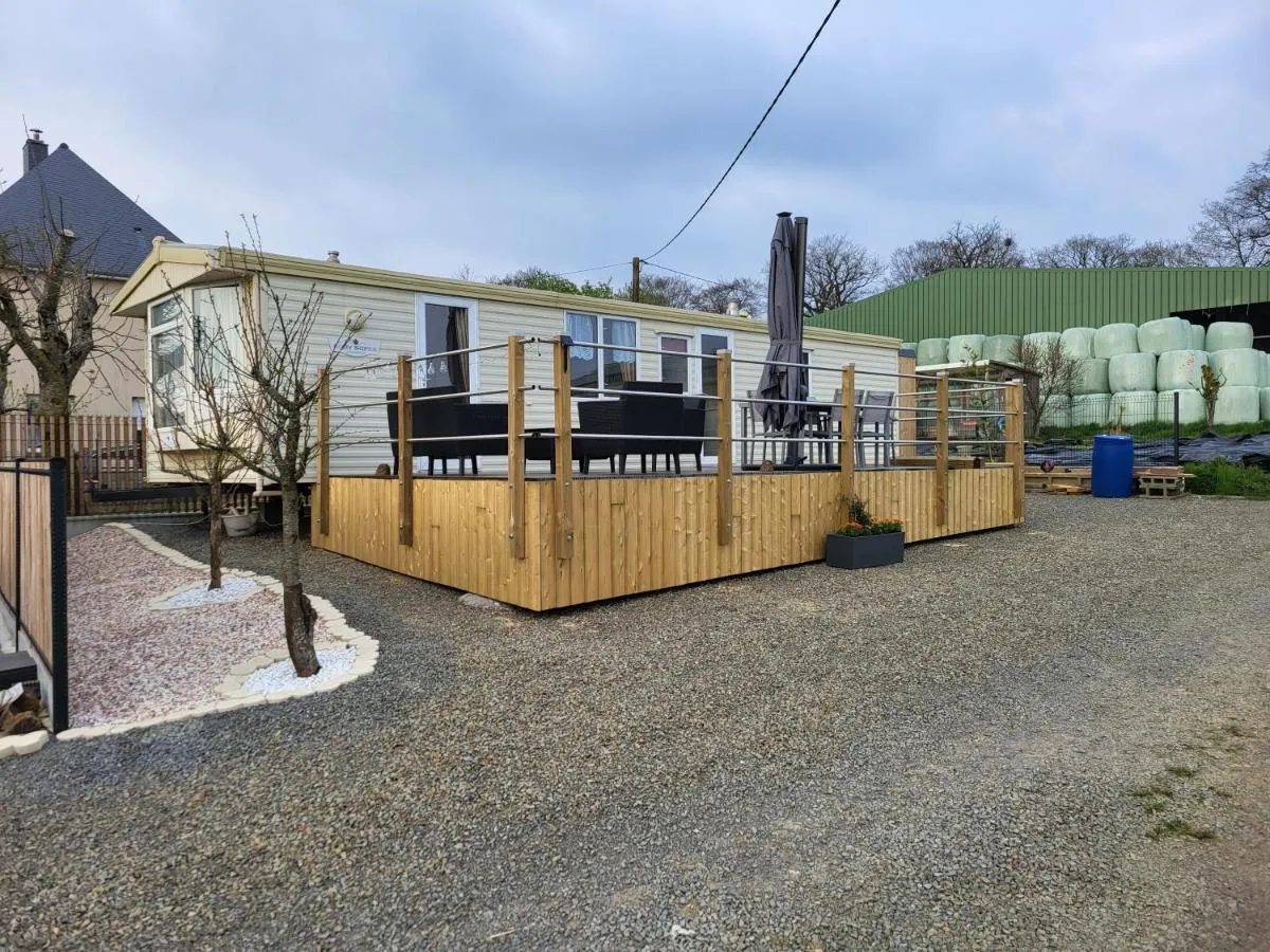 Mobil-home de la ferme d'Éric (hébergement insolite à la ferme), Le Neufbourg