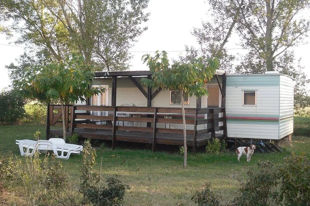 Mobil-home de la ferme de Nicole et Philippe (hébergement insolite à la ferme), Carlipa