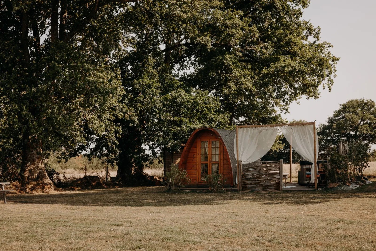 Pod Sous les Chênes de la Préhouillère (hébergement insolite à la ferme), Bouère