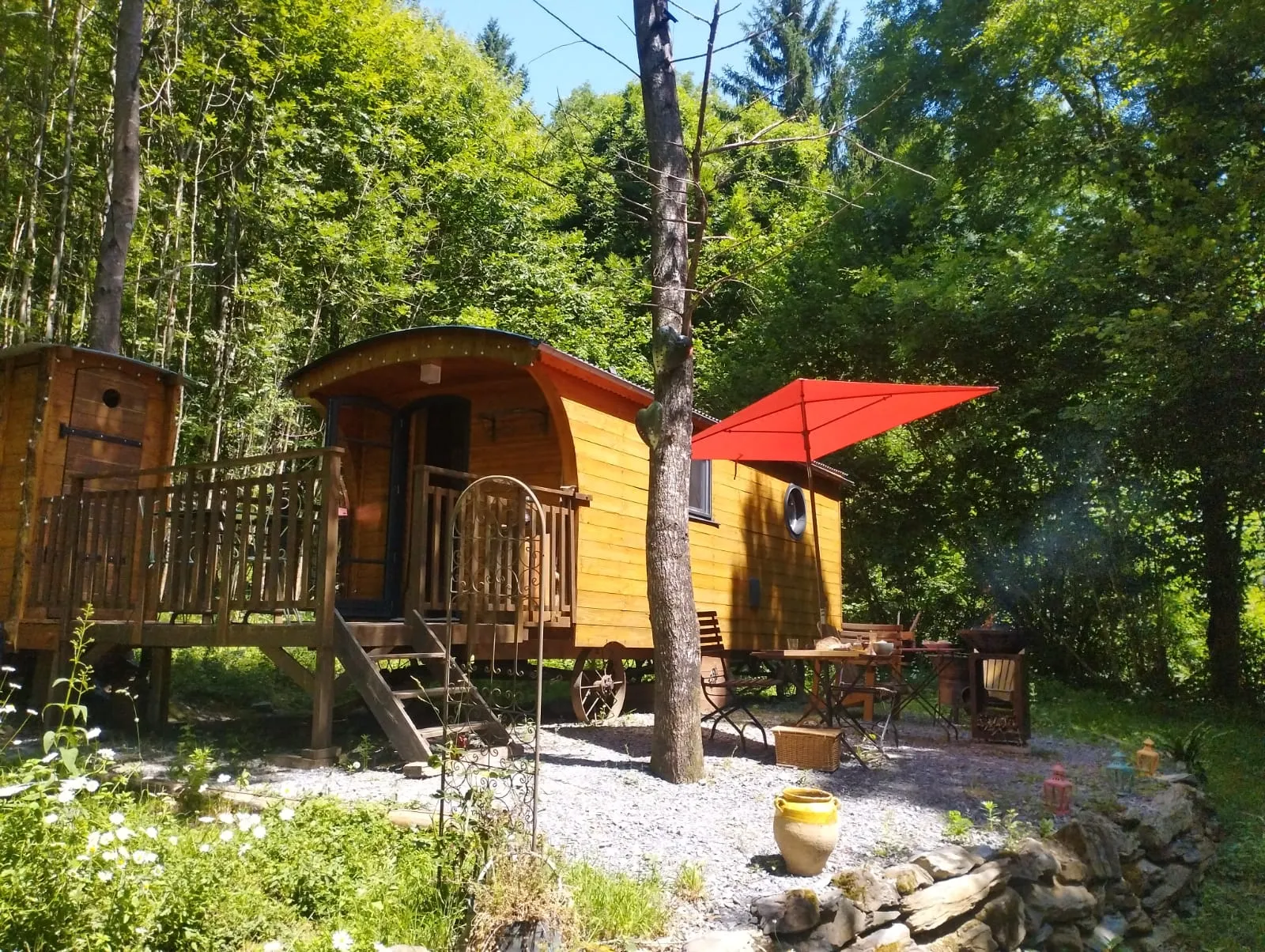 Roulotte de la forêt Terra Bosca (hébergement insolite à la ferme), Cambounès