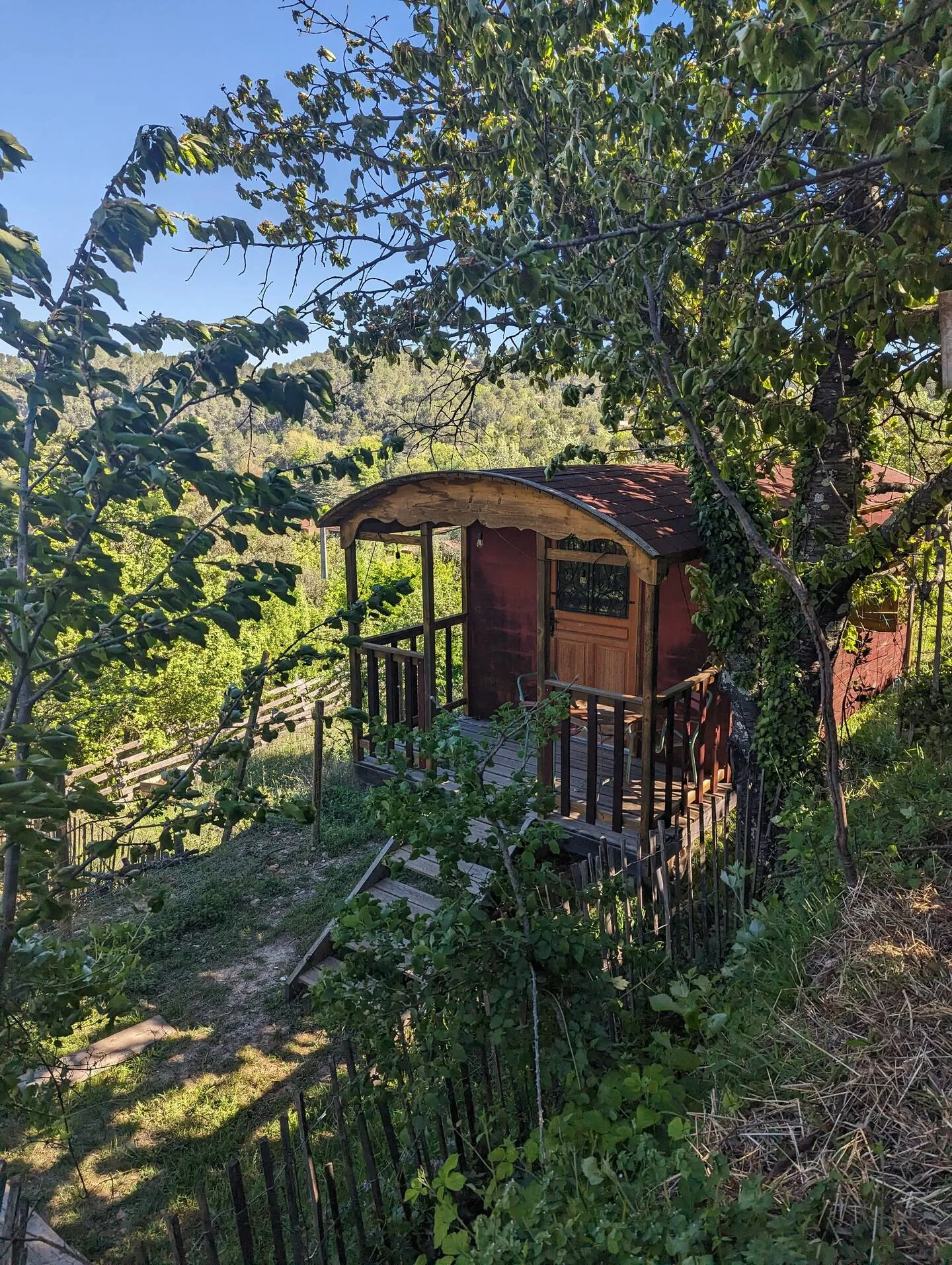 Roulotte de La Mauvaise Herbe (hébergement insolite à la ferme), Barjols