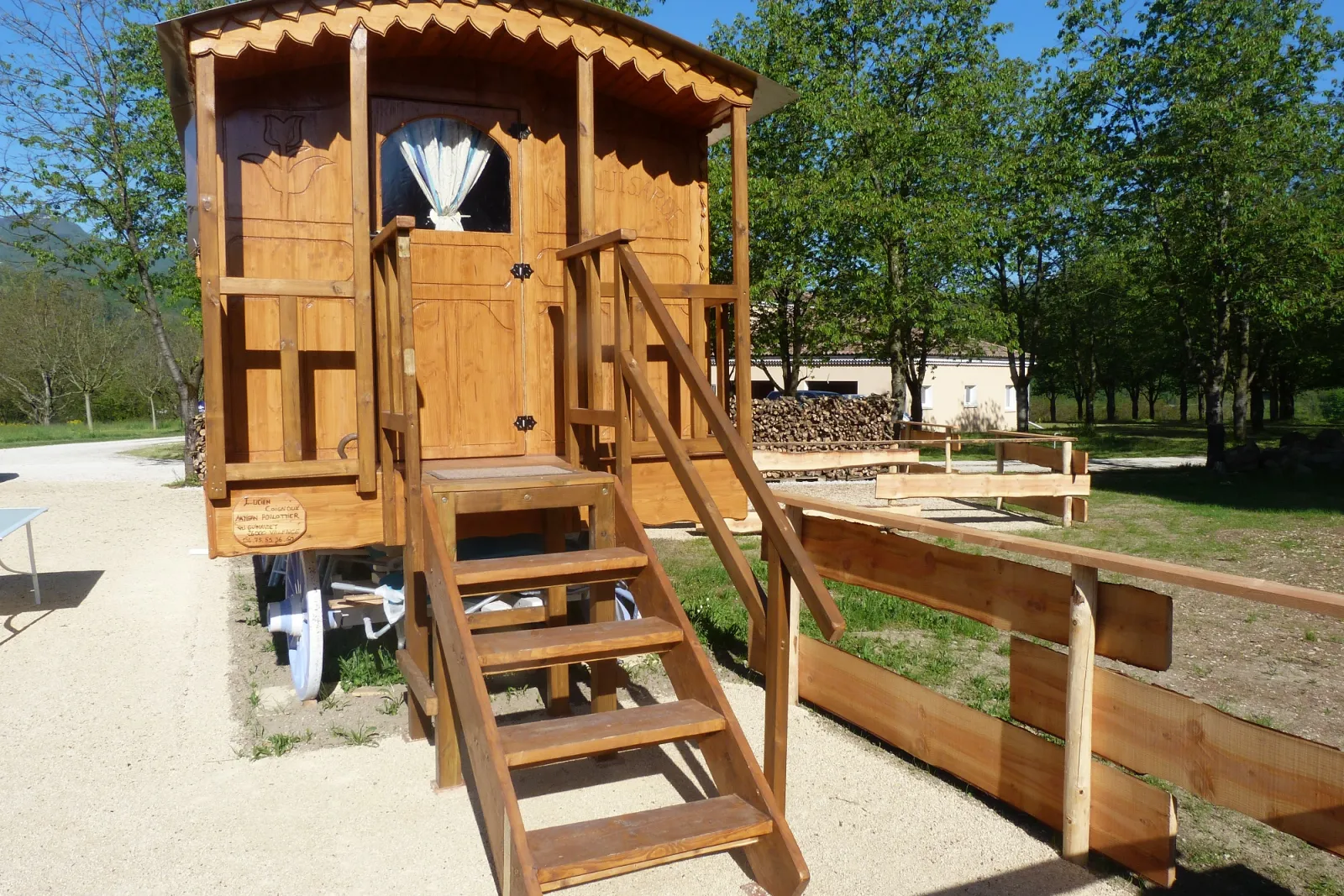 Roulotte Maquisarde de Vercornoix (hébergement insolite à la ferme), Saint-Jean-en-Royans
