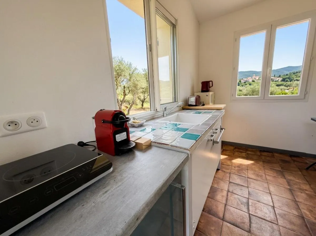 Studio chez l'Apiculteur, Roquebrune-sur-Argens : image 3