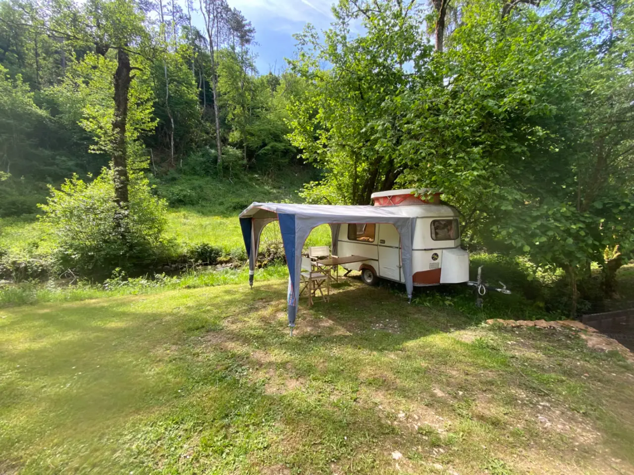 Tente du Moulin Burignat, Montlainsia : image 5