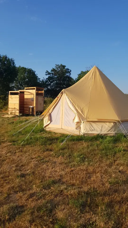 L'Hirondelle, Issy-l'Évêque : image 2