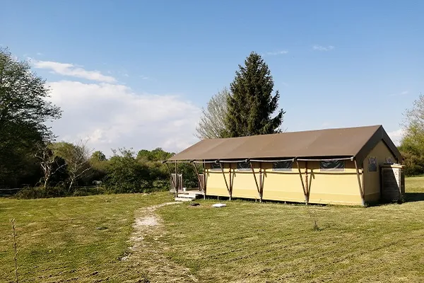 Tente Safari de Family Ecolodge (tente à la ferme), Batilly-en-Puisaye