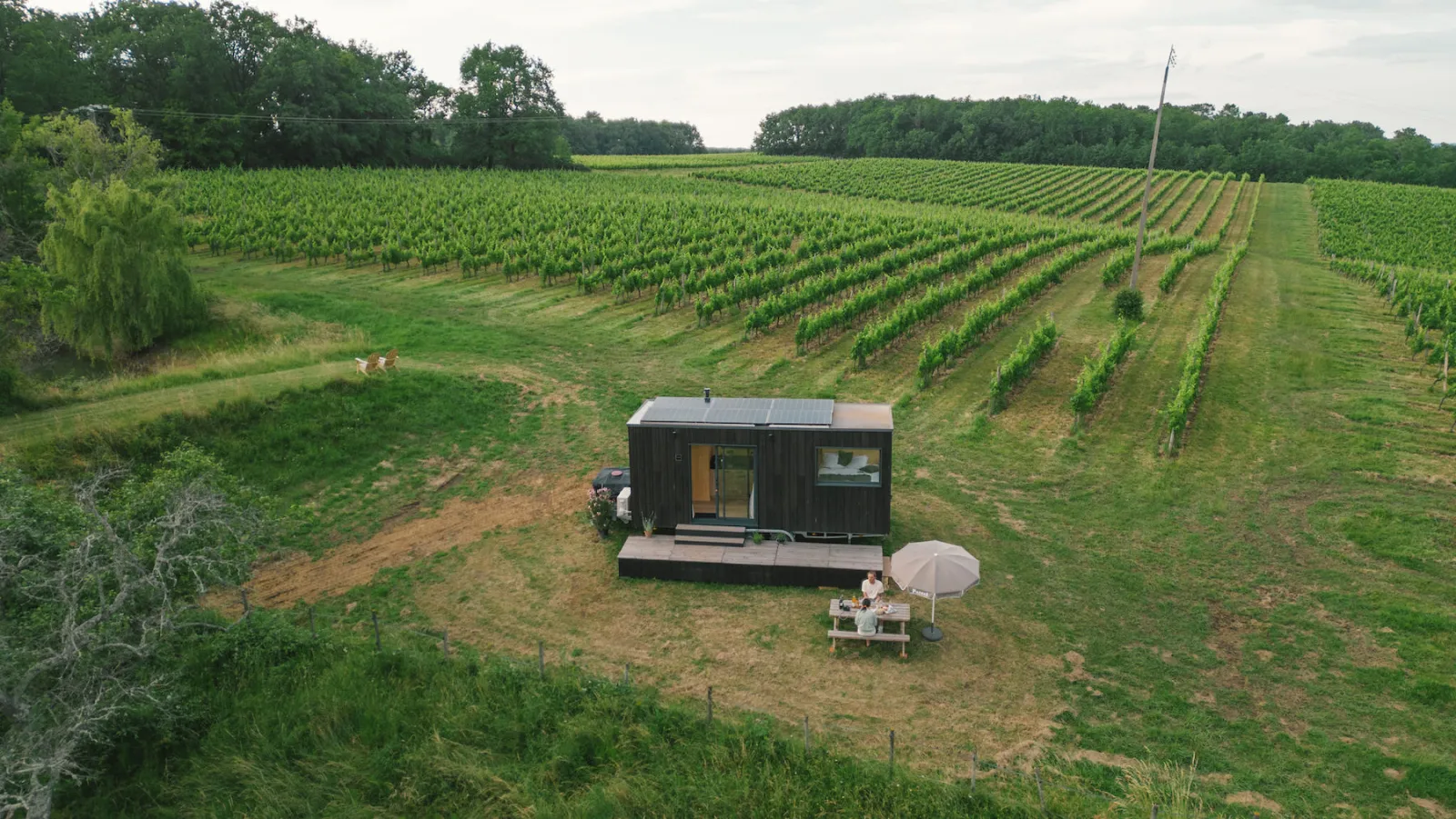 Tiny House du Château Couronneau (hébergement insolite à la ferme), Ligueux