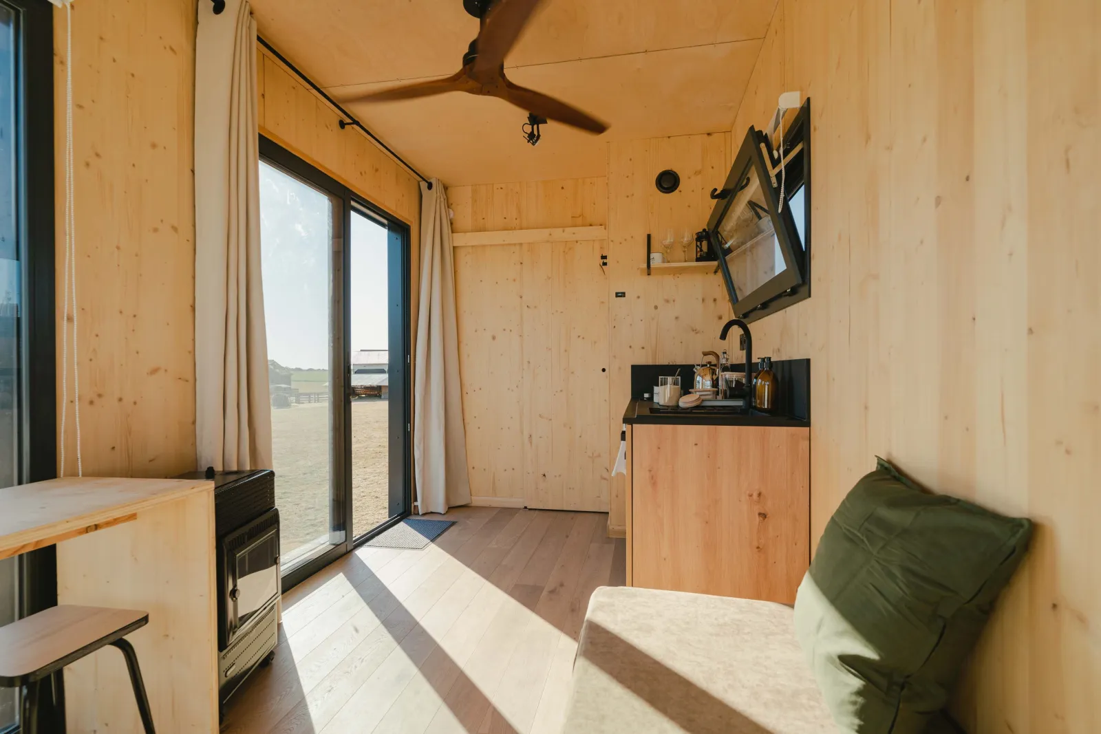 Tiny House en lisière de forêt, Le Noyer : image 5