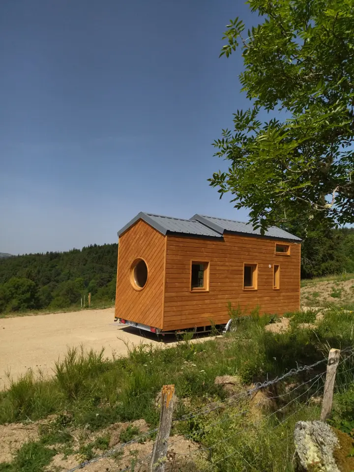 Tiny la Ruchette (hébergement insolite à la ferme), Sembadel