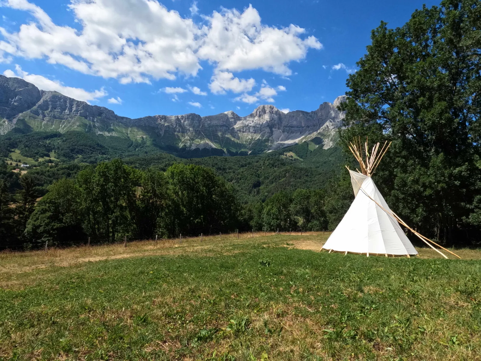Tipi au Woody Ranch, Château-Bernard : image 2