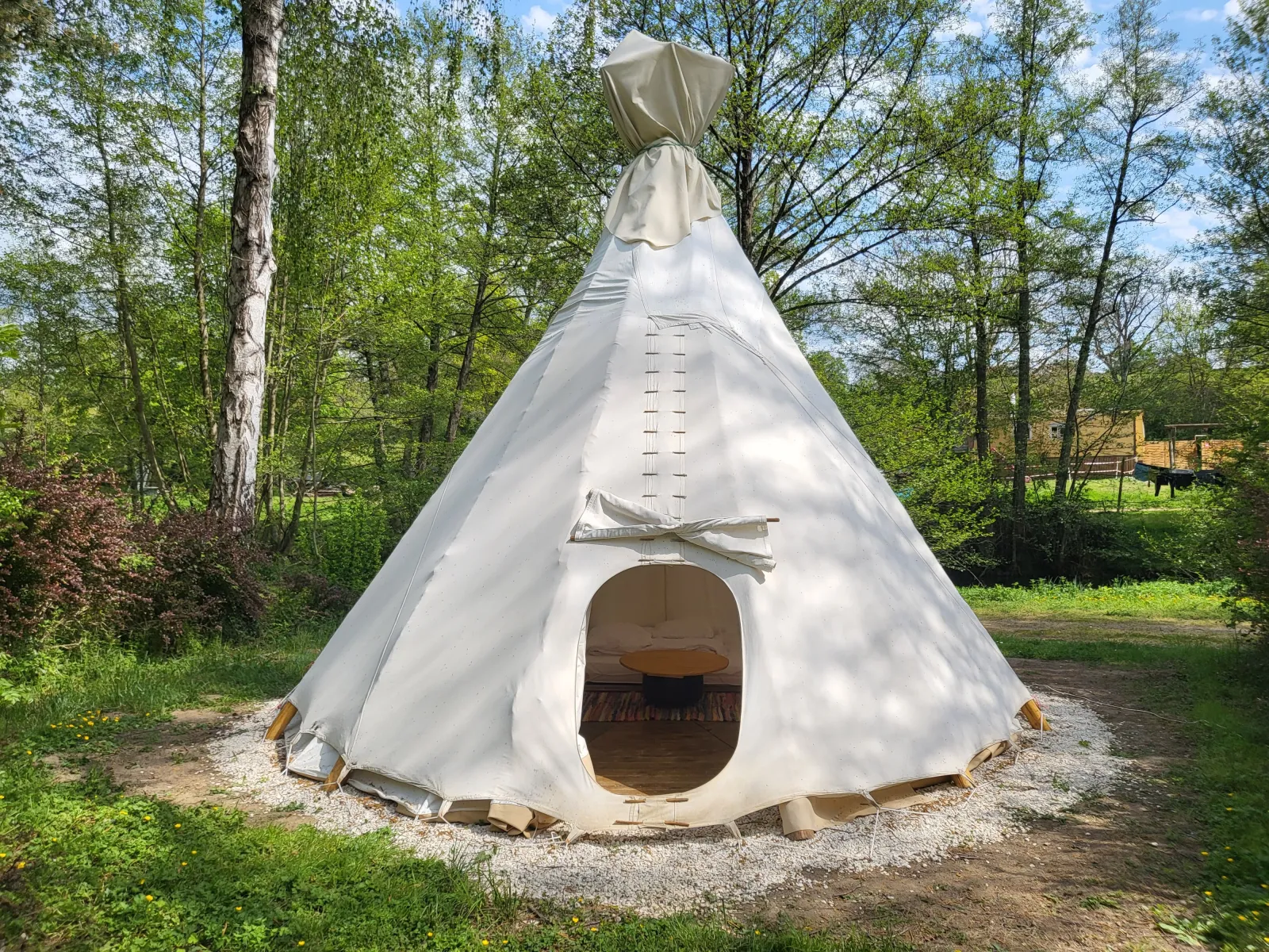 Tipi de l'Éco-camping L'Alternatif, Huriel : image 5