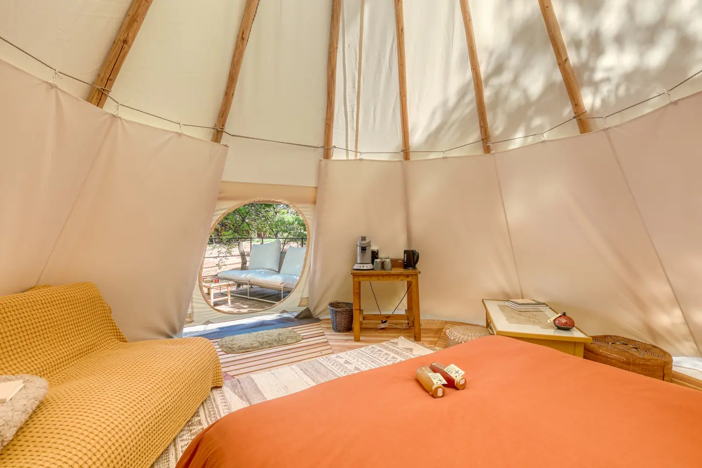 Tipi de la Tribu des Ocres, Roussillon : image 2