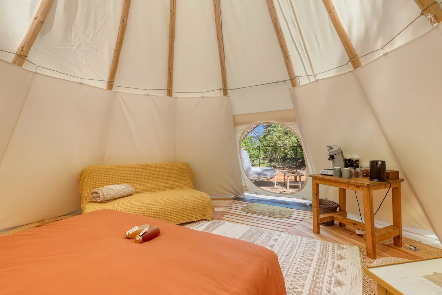 Tipi de la Tribu des Ocres, Roussillon : image 3