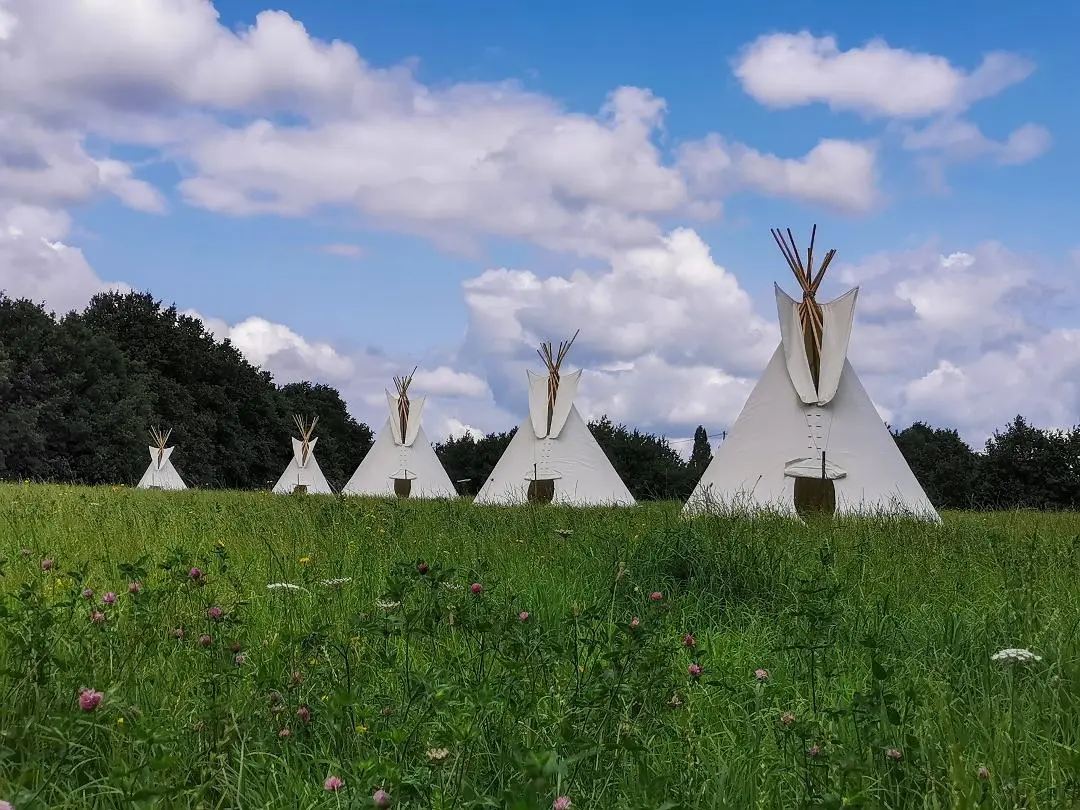 Tipi Petite Ourse (hébergement insolite à la ferme), Casson