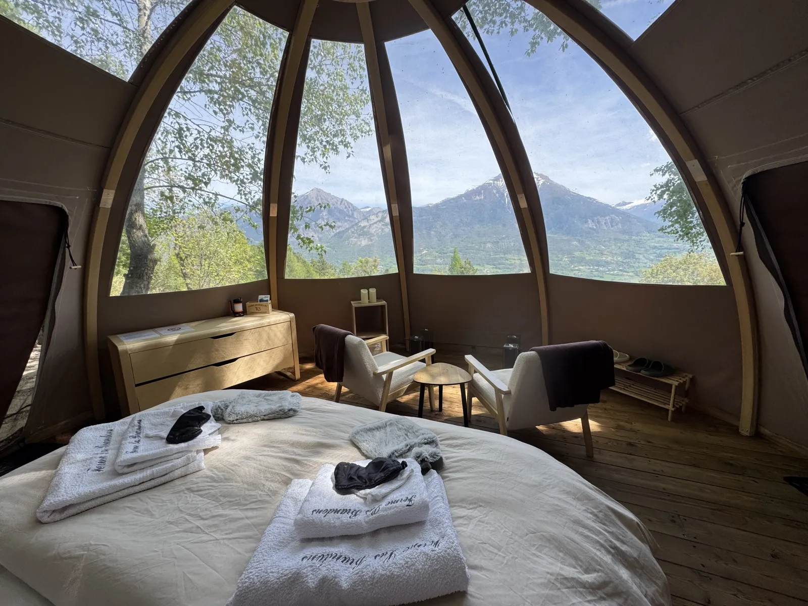 Wigwam Montagnard de la Ferme Les Brandons (hébergement insolite à la ferme), Châteauroux-les-Alpes
