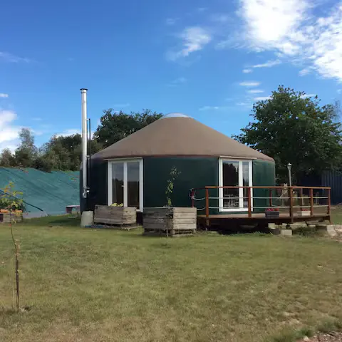 Yourte contemporaine de l'Erdre (hébergement insolite à la ferme), Vallons-de-l'Erdre