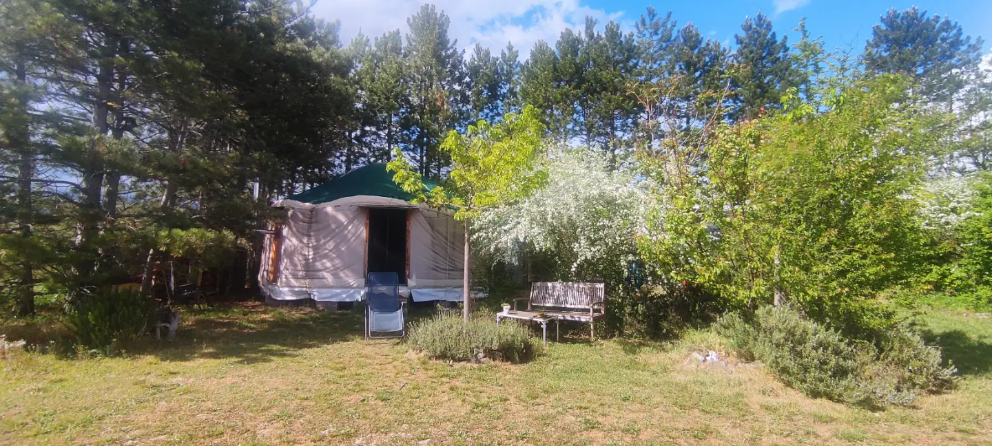 Yourte de Mathieu (hébergement insolite à la ferme), Rosans