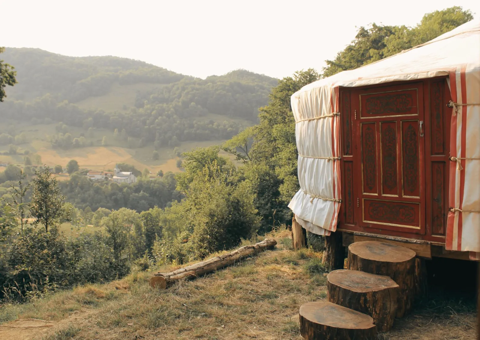 Yourte du Nez Dehors (hébergement insolite à la ferme), Seich