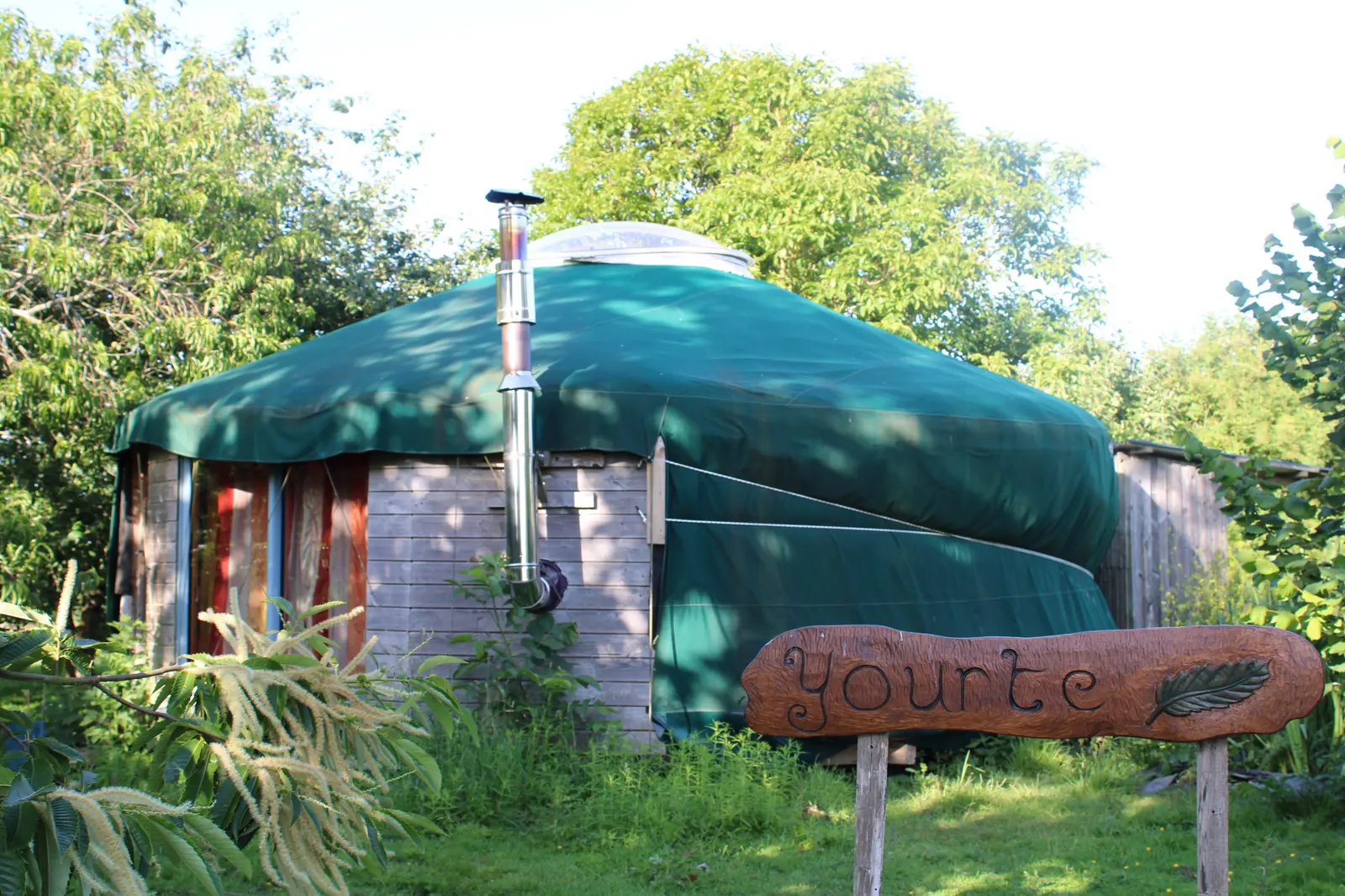 Yourte Lumineuse (hébergement insolite à la ferme), Plougasnou
